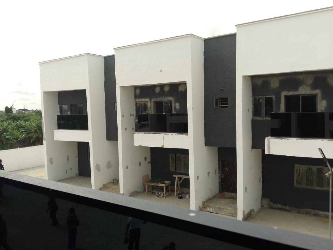 3 Bedroom Presidential Suite with C of O and Governor's Consent