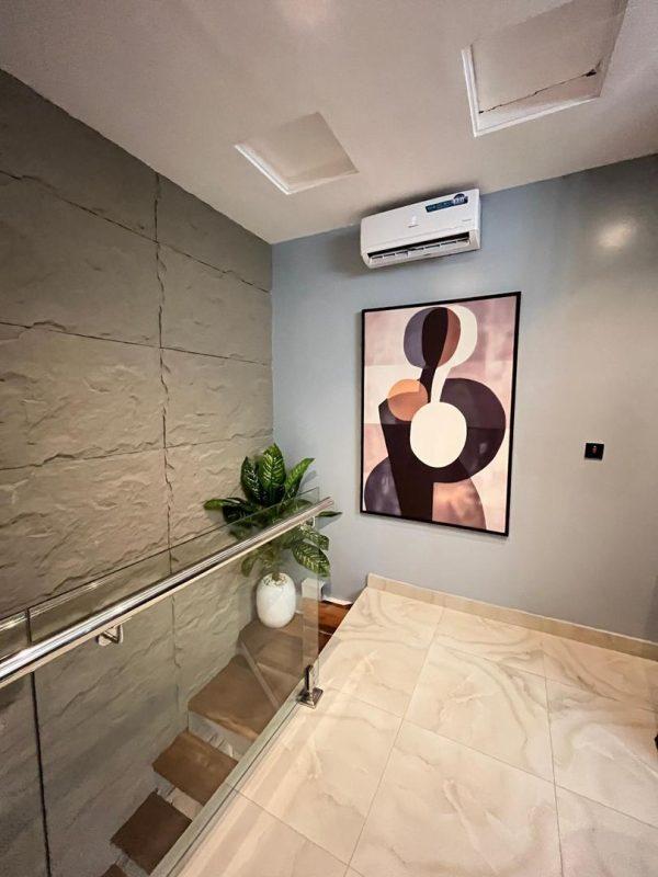 Brand New Luxury 2 Bedroom Penthouse Maisonette (Shortlet)