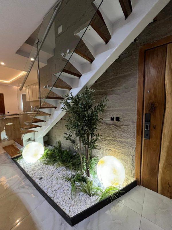 Brand New Luxury 2 Bedroom Penthouse Maisonette (Shortlet)